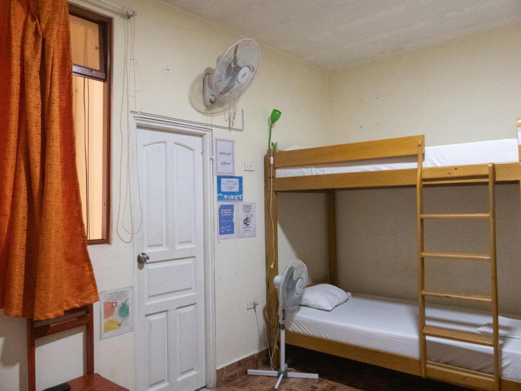 Moicca Youth Hostel Икитос Стая снимка