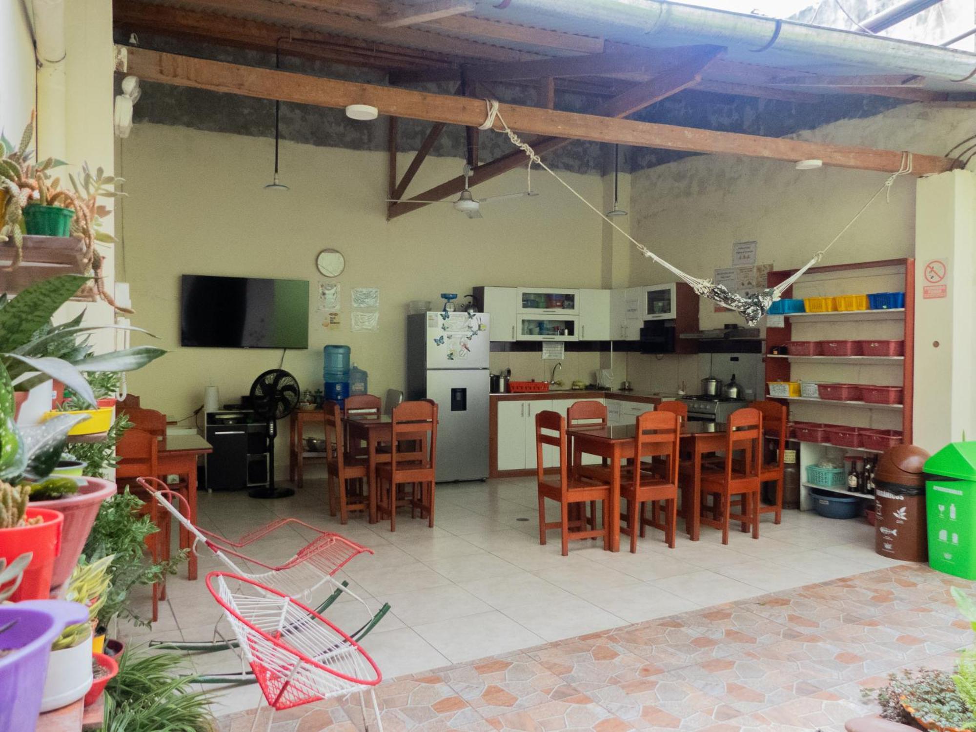 Moicca Youth Hostel Икитос Екстериор снимка